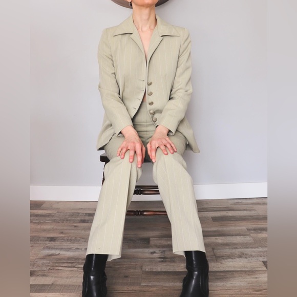 Vintage Pin Stripe Suit - Picture 4 of 6